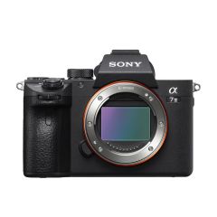 Sony A7 III Aynasız Fotoğraf Makinesi (Body)