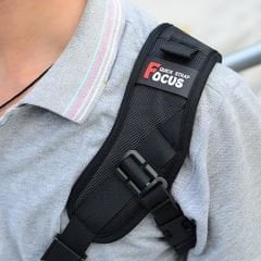 Focus F1 Fotoğraf Makinesi Omuz & Boyun Askısı